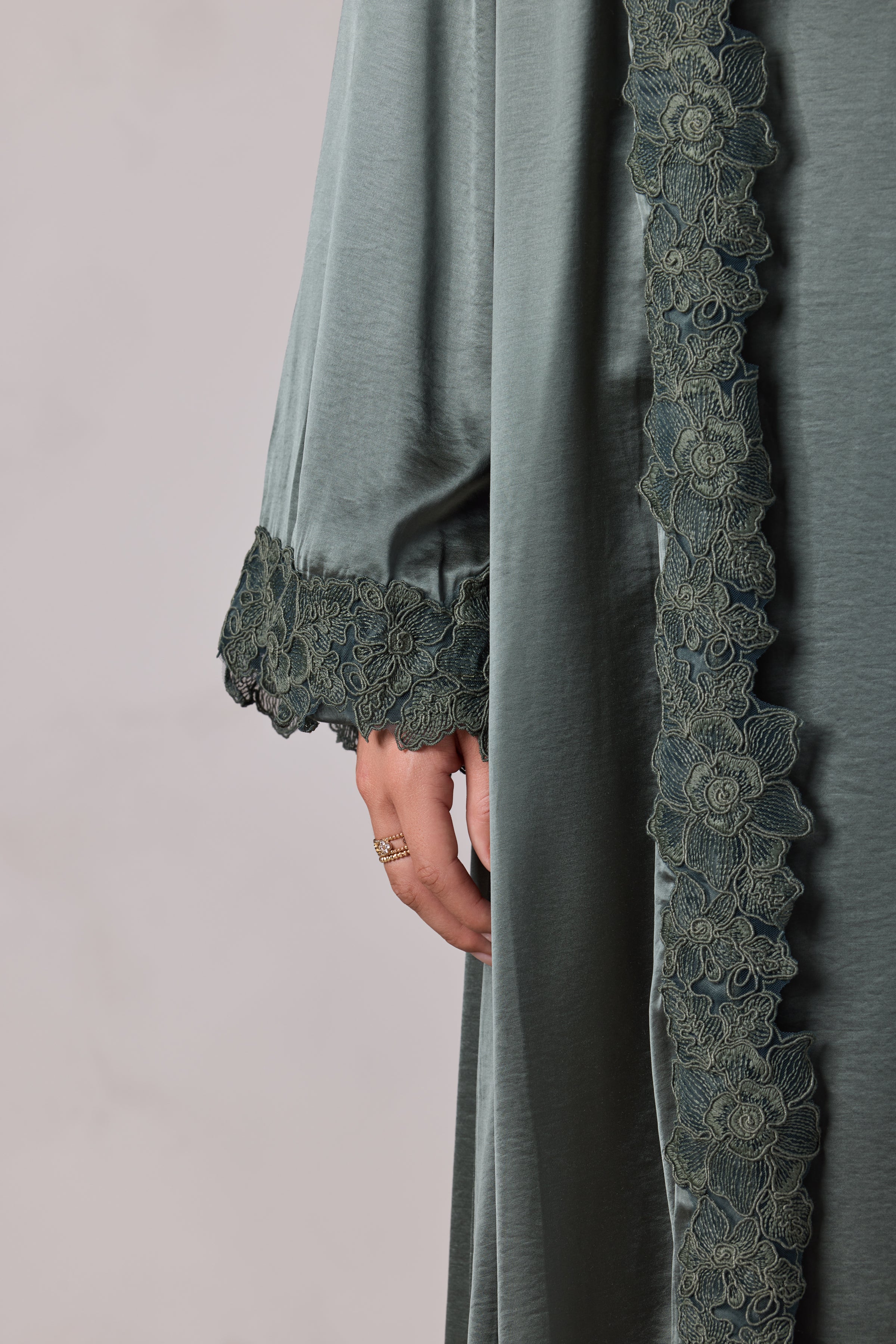 Amani Lace Trim Abaya & Hijab Set - Zaytoon