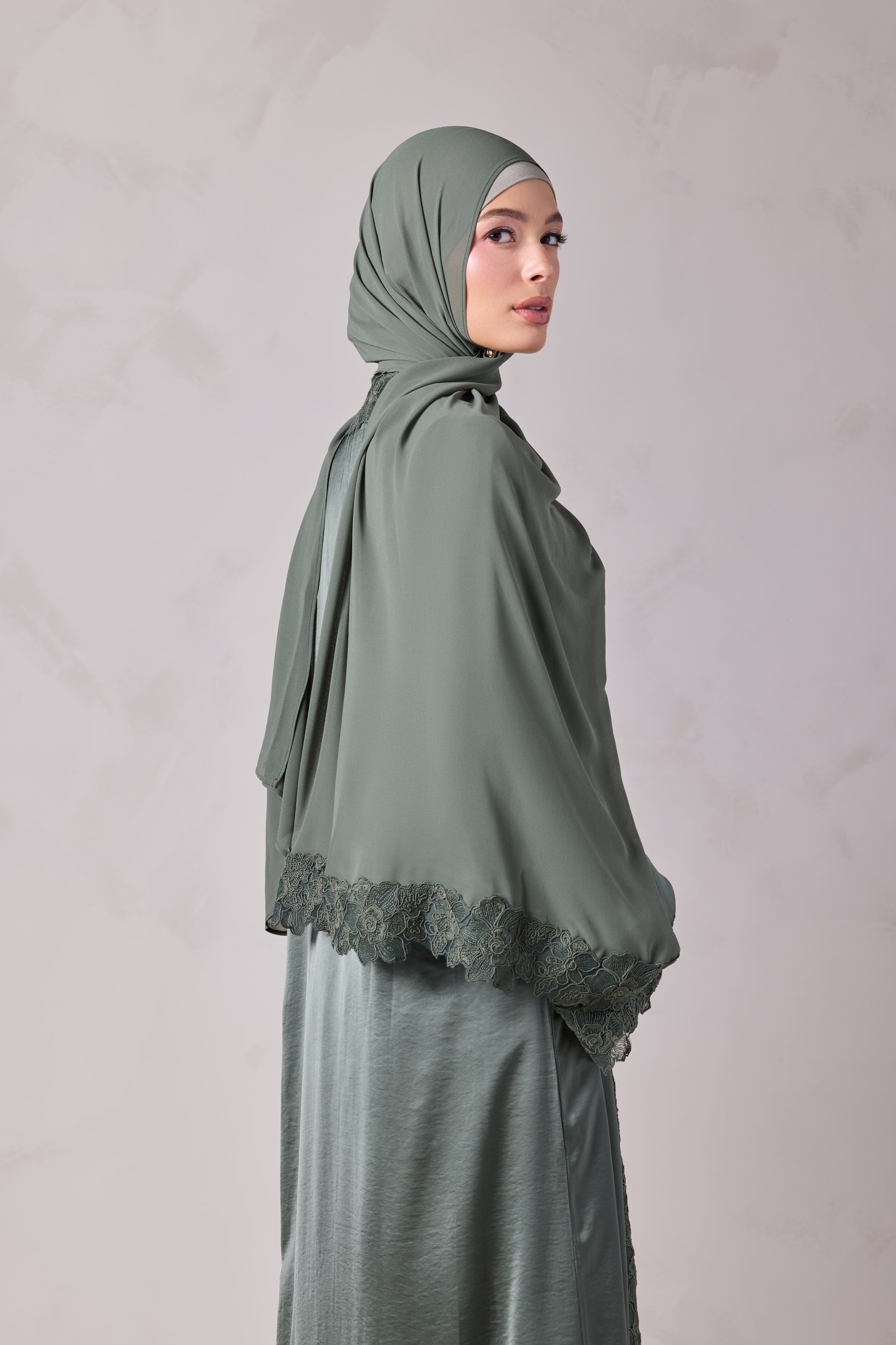 Amani Lace Trim Abaya & Hijab Set - Zaytoon